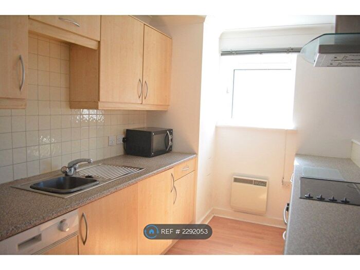 1 Bedroom Flat To Rent In Cracknell, Sheffield, S3