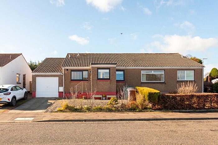 3 Bedroom Semi-Detached Bungalow For Sale In Long Craigs Terrace, Burntisland, KY3