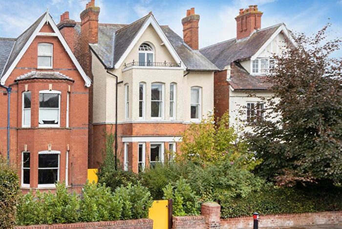 6 Bedroom Detached House For Sale In Clifton Road, Rugby, CV21