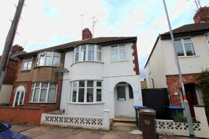 5 Bedroom House To Rent In Southfield Avenue, Northampton, NN4