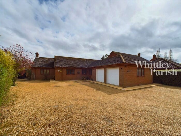 4 Bedroom Detached Bungalow For Sale In Common Road, Bressingham, IP22