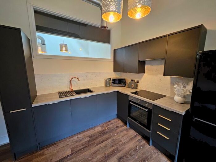 2 Bedroom Flat To Rent In Britannia Road, Milnsbridge, Huddersfield, HD3