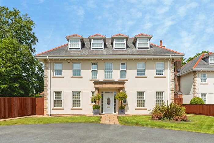 5 Bedroom Detached House For Sale In Cwrt Ty Gwyn, Llangennech, Llanelli, SA14