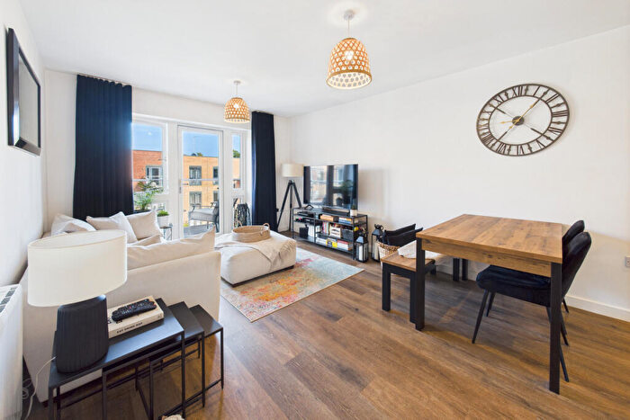 1 Bedroom Apartment For Sale In Regents House, Frogmore Road, HP3