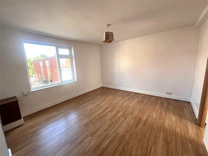 2 Bedroom Flat To Rent In Kirkgate Street, Wisbech, PE13