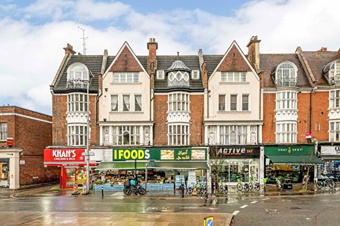 Studio To Rent In High Street, Acton, W3