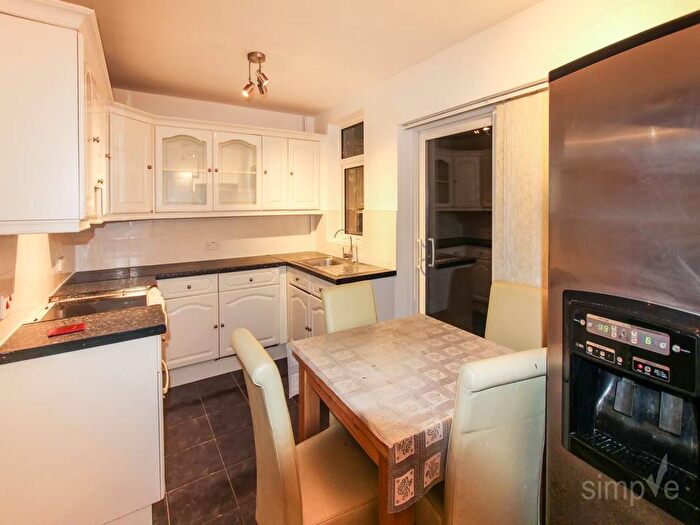 2 Bedroom Property To Rent In Halsway, Hayes, Middlesex, UB3