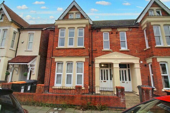1 Bedroom Flat To Rent In Goldington Avenue, Bedford, Bedfordshire, MK40