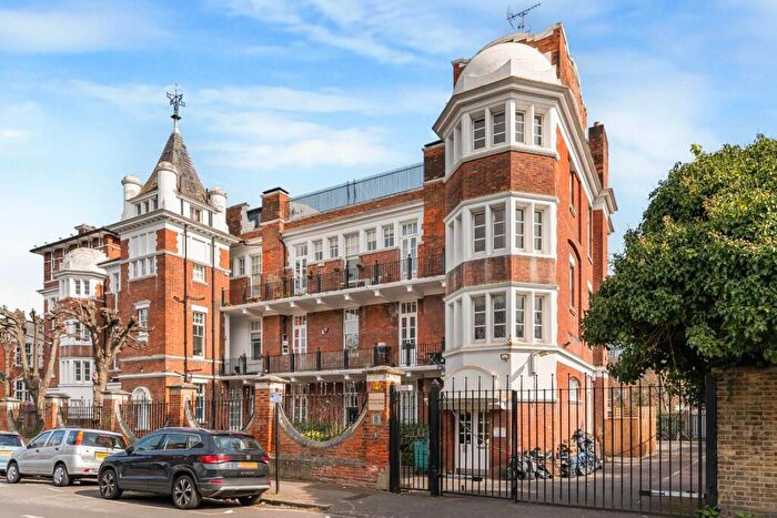 2 Bedroom Apartment To Rent In St Giles Road, SE5