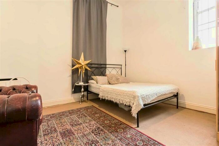 Studio To Rent In Cambridge Heath Road, Bethnal Green, E2