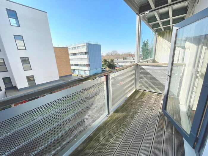 1 Bedroom Flat To Rent In Ferraro Close, Heston, TW5