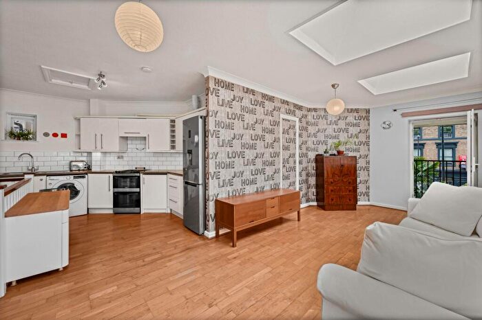 2 Bedroom House For Sale In Blyth Close, Cubitt Town, E14