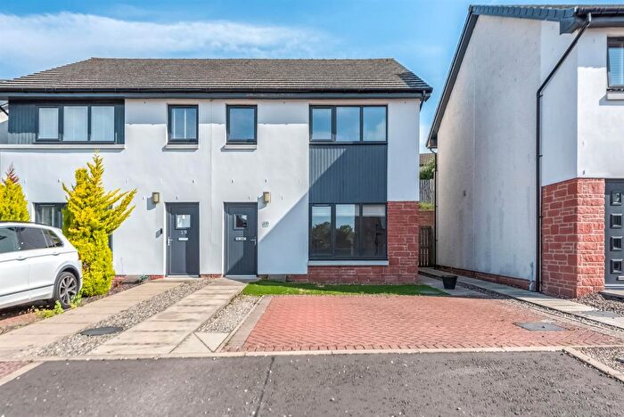 4 Bedroom Semi-Detached House For Sale In Bryden Way, Alloa, FK10
