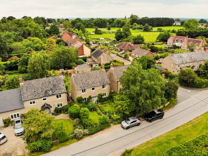 4 Bedroom Detached House For Sale In High Street, Hinton Waldrist, Faringdon, Oxfordshire, SN7