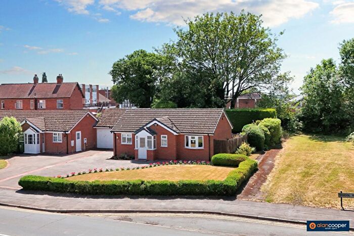 2 Bedroom Detached Bungalow For Sale In School Road, Bulkington, CV12