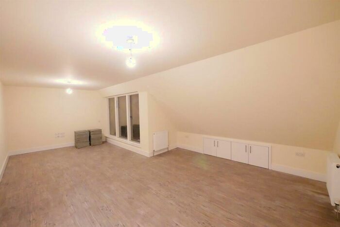 2 Bedroom Apartment To Rent In South Street, Romford, RM1