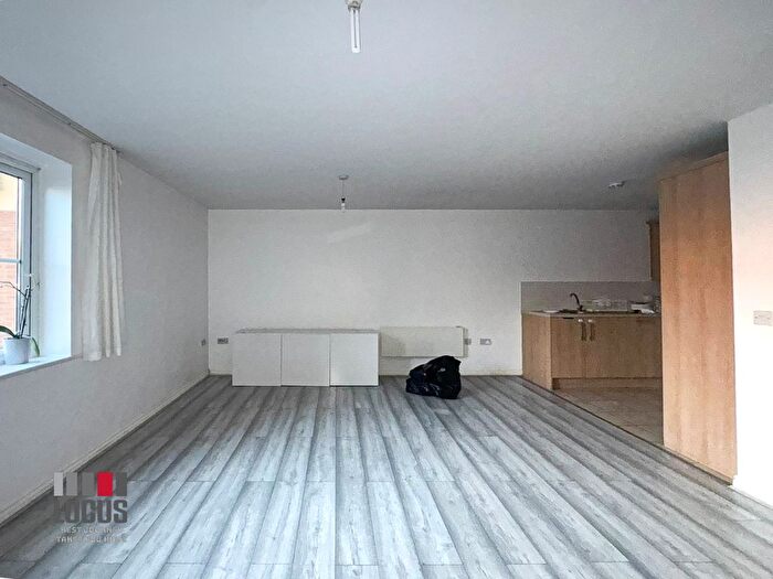 2 Bedroom Flat To Rent In Gwendoline Court, Bryanstone Road, London, EN8