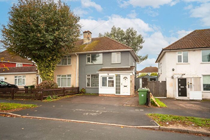 3 Bedroom Semi-Detached House For Sale In Sussex Road, Maidstone, ME15