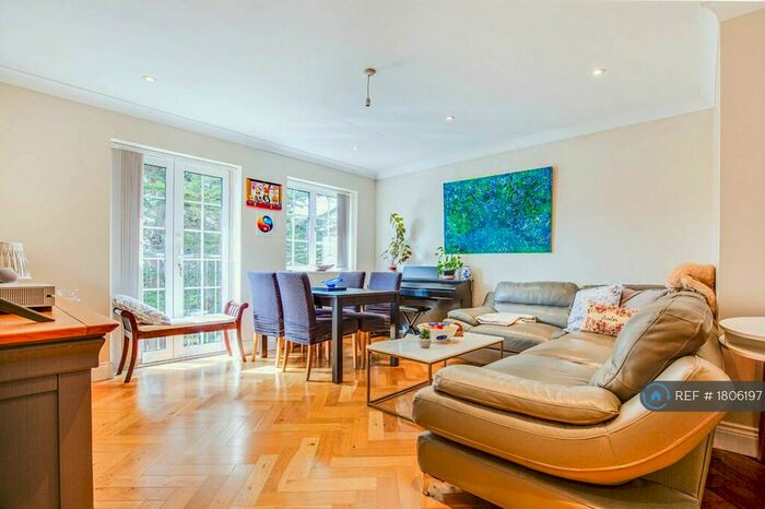 2 Bedroom Flat To Rent In Excelsior Apartments, Harrow, HA1