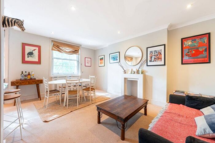 2 Bedroom Flat For Sale In Holland Park Avenue, Notting Hill Gate, London, W11