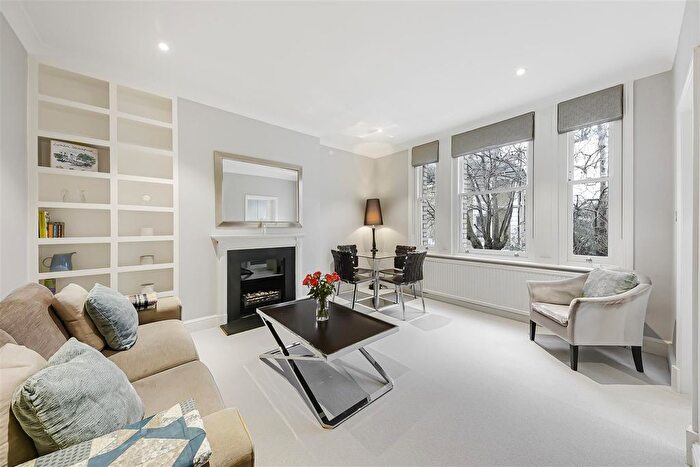 2 Bedroom Flat For Sale In Elm Park Road, Chelsea, SW3