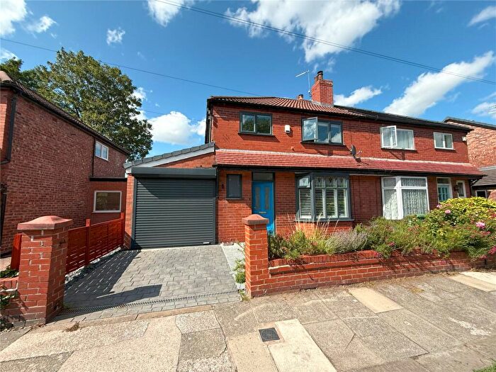 3 Bedroom Semi-Detached House For Sale In Austin Drive, Didsbury, M20