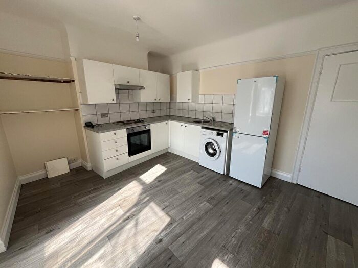 4 Bedroom Apartment To Rent In St Peters Road, Bournemouth, BH1