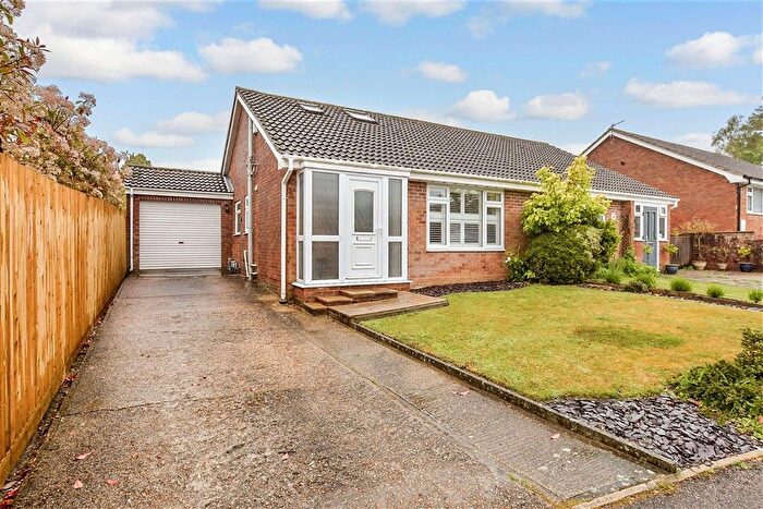 2 Bedroom Chalet For Sale In Hogben Close, Lyminge, Folkestone, Kent, CT18