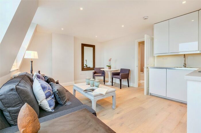 1 Bedroom Flat To Rent In Munster Road, Munster Village, SW6