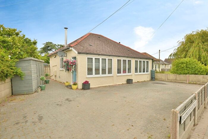 2 Bedroom Bungalow For Sale In Raymoor Avenue, St. Marys Bay, Romney Marsh, Kent, TN29