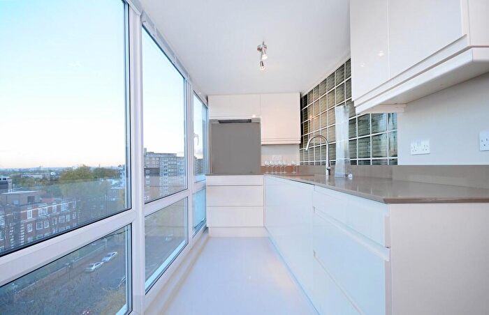 3 Bedroom Flat To Rent In St. Johns Wood Park, London, NW8