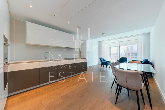 2 Bedroom Flat To Rent In L-, Electric Boulevard, Battersea, SW11