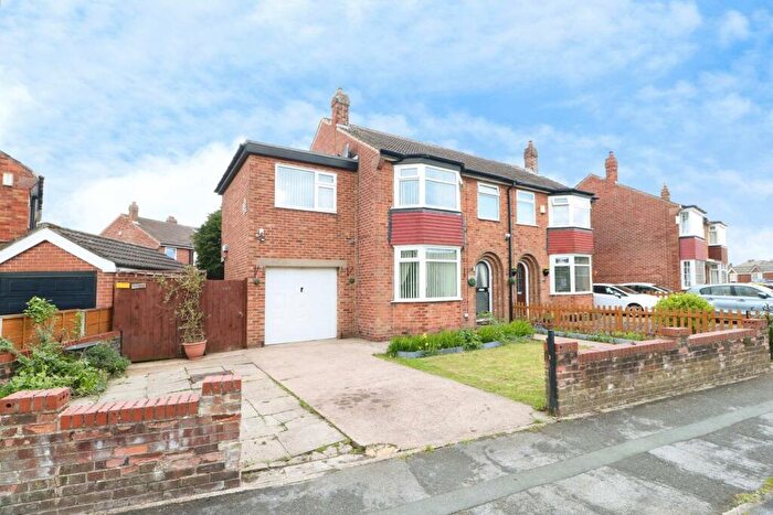 4 Bedroom Semi-Detached House For Sale In Colville Avenue, Hull, HU4