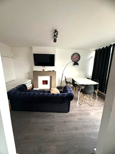3 Bedroom Flat To Rent In Tomlinson Close, London, E2