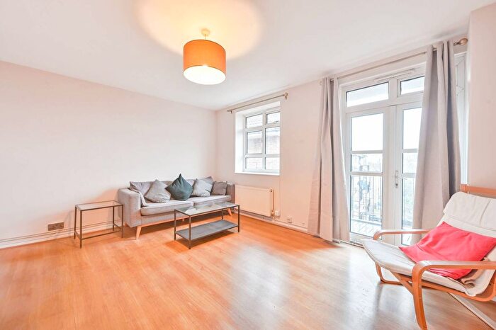 2 Bedroom Flat To Rent In Westbourne Grove, Westbourne Grove, London, W11