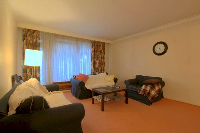 3 Bedroom Flat To Rent In St. John's Avenue, London, SW15