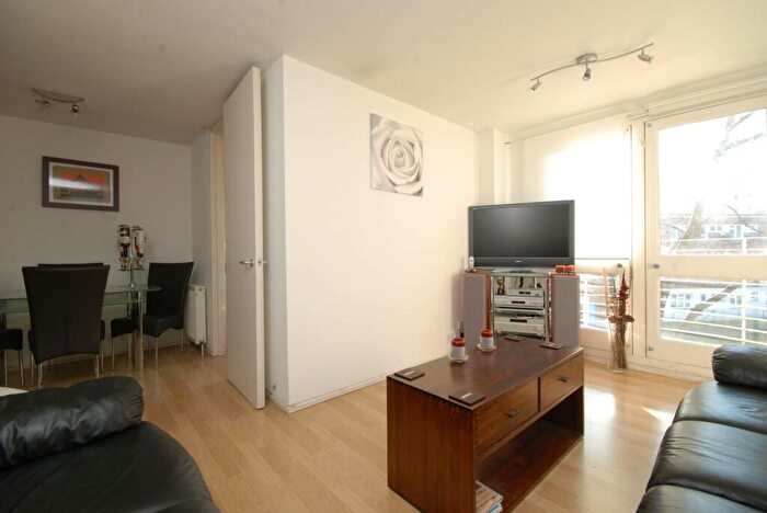 2 Bedroom Flat To Rent In Grafton Road, Kentish Town, London, NW5