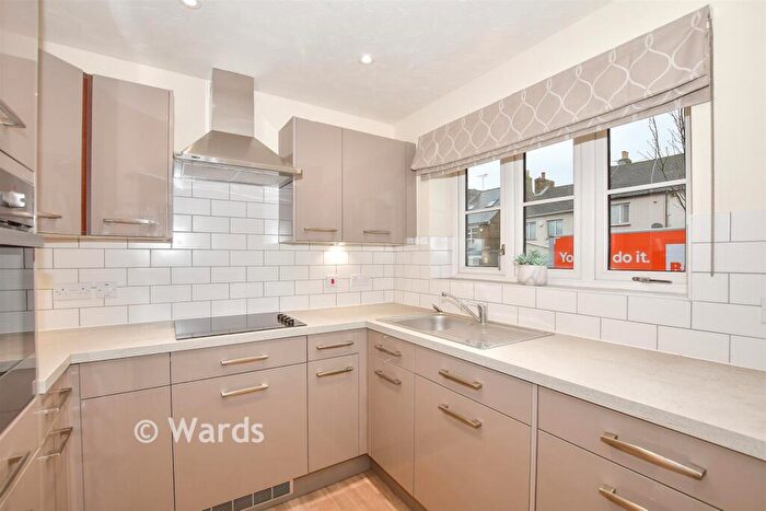 1 Bedroom Flat For Sale In Canterbury Road, Sittingbourne, Kent, ME10