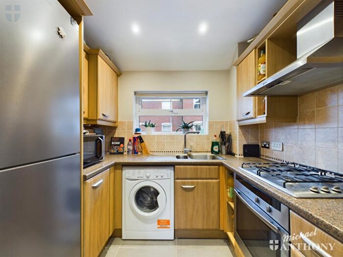 2 Bedroom Flat For Sale In Alder Road, Weston Turville, Aylesbury, Buckinghamshire, HP22