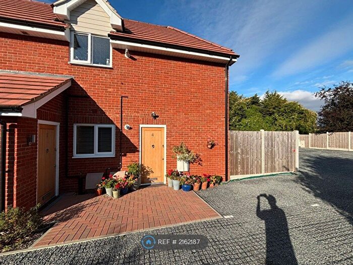 2 Bedroom Flat To Rent In Mill House, Westcliff-On-Sea, SS0