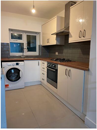 4 Bedroom Terraced House To Rent In Courtland Avenue, Essex, IG1