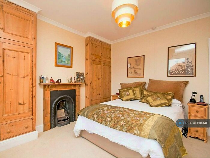 5 Bedroom Semi-Detached House To Rent In Mandeville Road, Canterbury, CT2