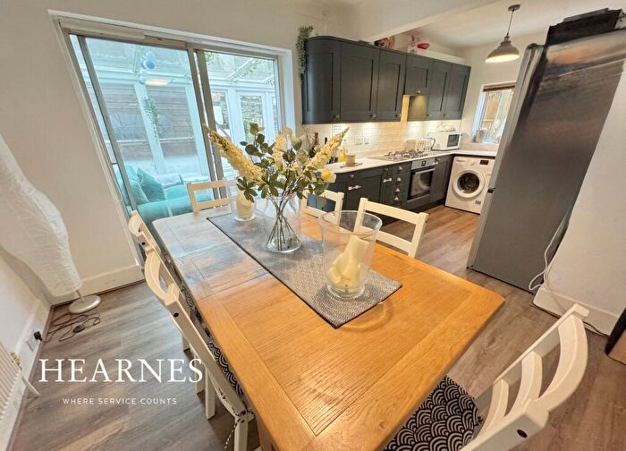 3 Bedroom Detached House For Sale In Ponsonby Road, Poole, BH14