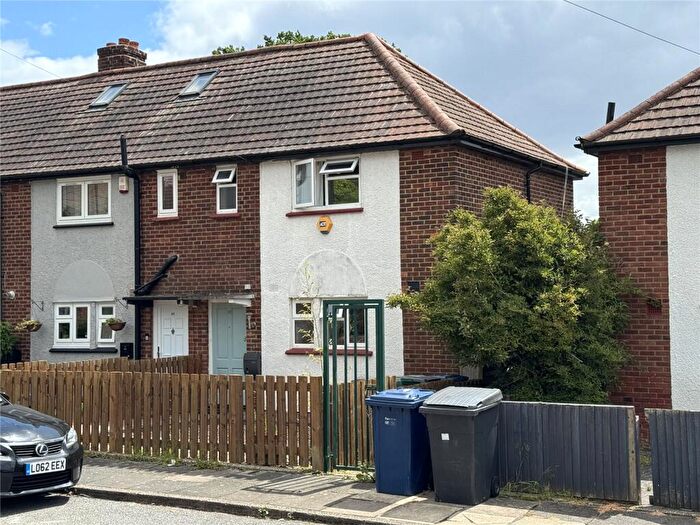 2 Bedroom End Of Terrace House To Rent In Ridgeview Close, Barnet, EN5