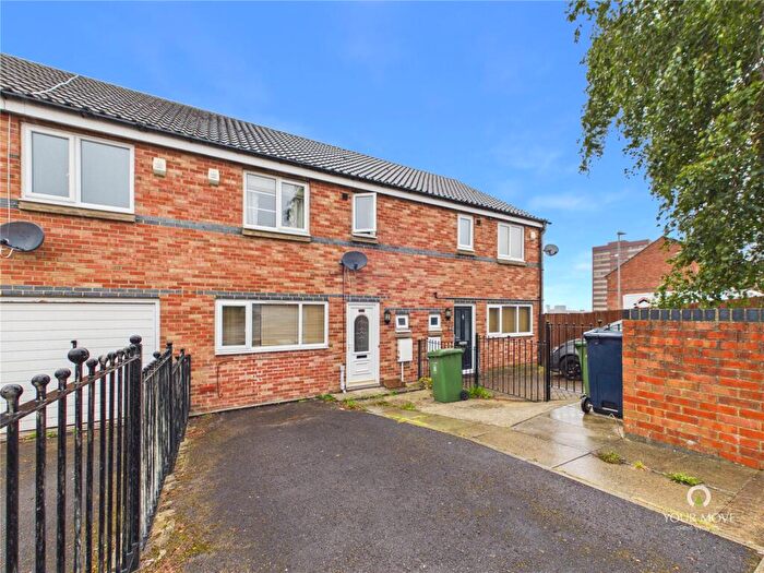 5 Bedroom Terraced House For Sale In Windmill Way, Village Heights, Gateshead, NE8