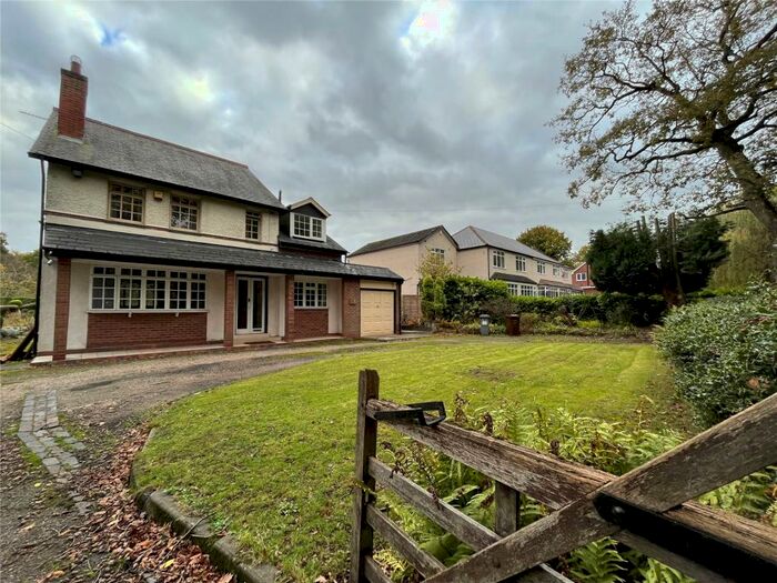 4 Bedroom Detached House To Rent In Rumbush Lane, Earlswood, Solihull, West Midlands, B94