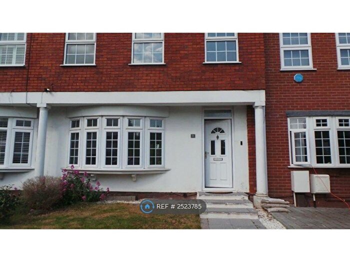 3 Bedroom Terraced House To Rent In Broadleys Avenue, Bristol, BS9