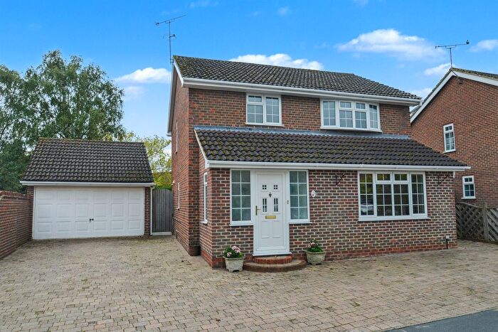 4 Bedroom Detached House For Sale In Hormare Crescent, Storrington, West Sussex, RH20