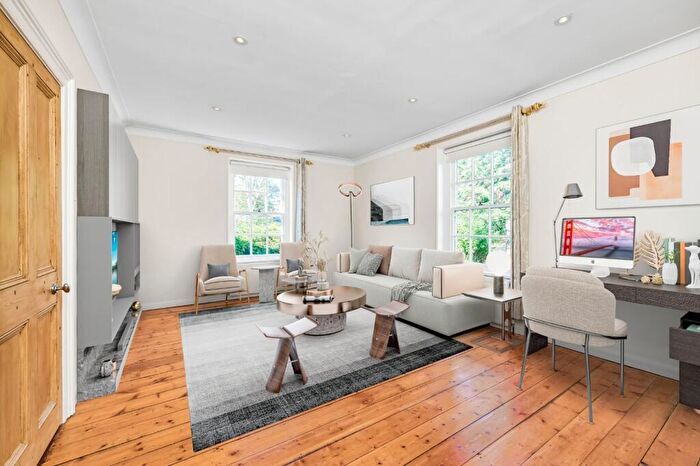 2 Bedroom Flat To Rent In Manor Park, Chislehurst, BR7