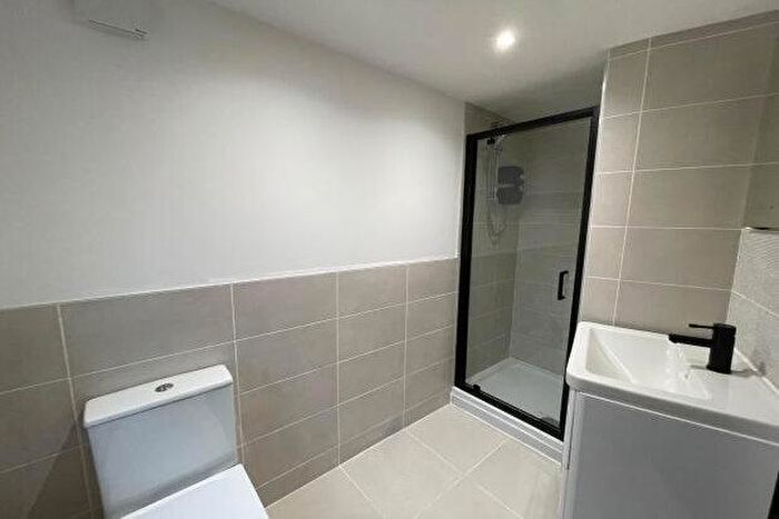 4 Bedroom Semi-Detached House To Rent In Henry Road, Nottingham, NG9